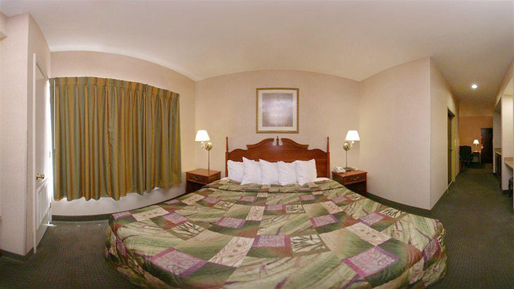 Quality Suites Pineville - Charlotte מראה חיצוני תמונה