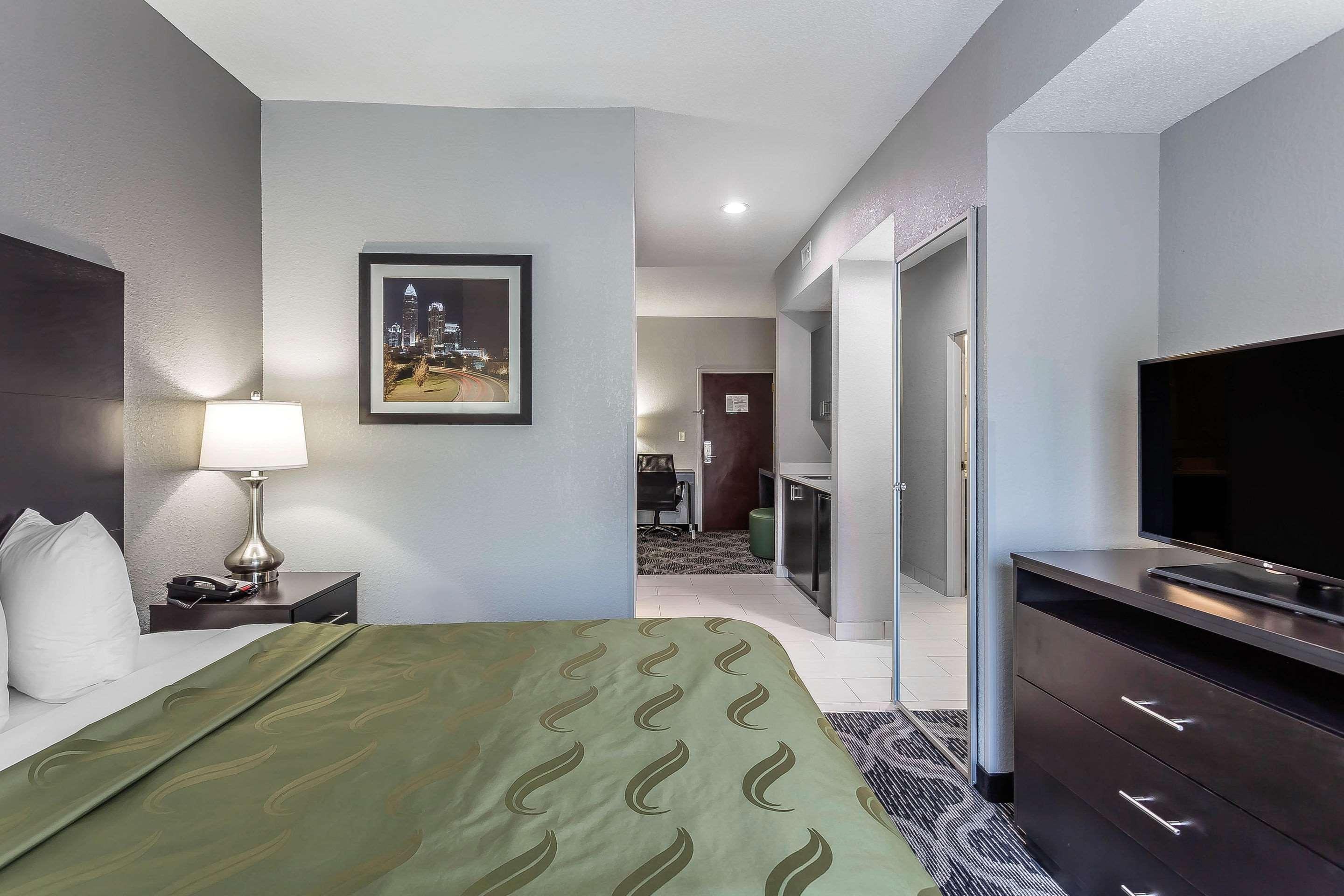 Quality Suites Pineville - Charlotte מראה חיצוני תמונה