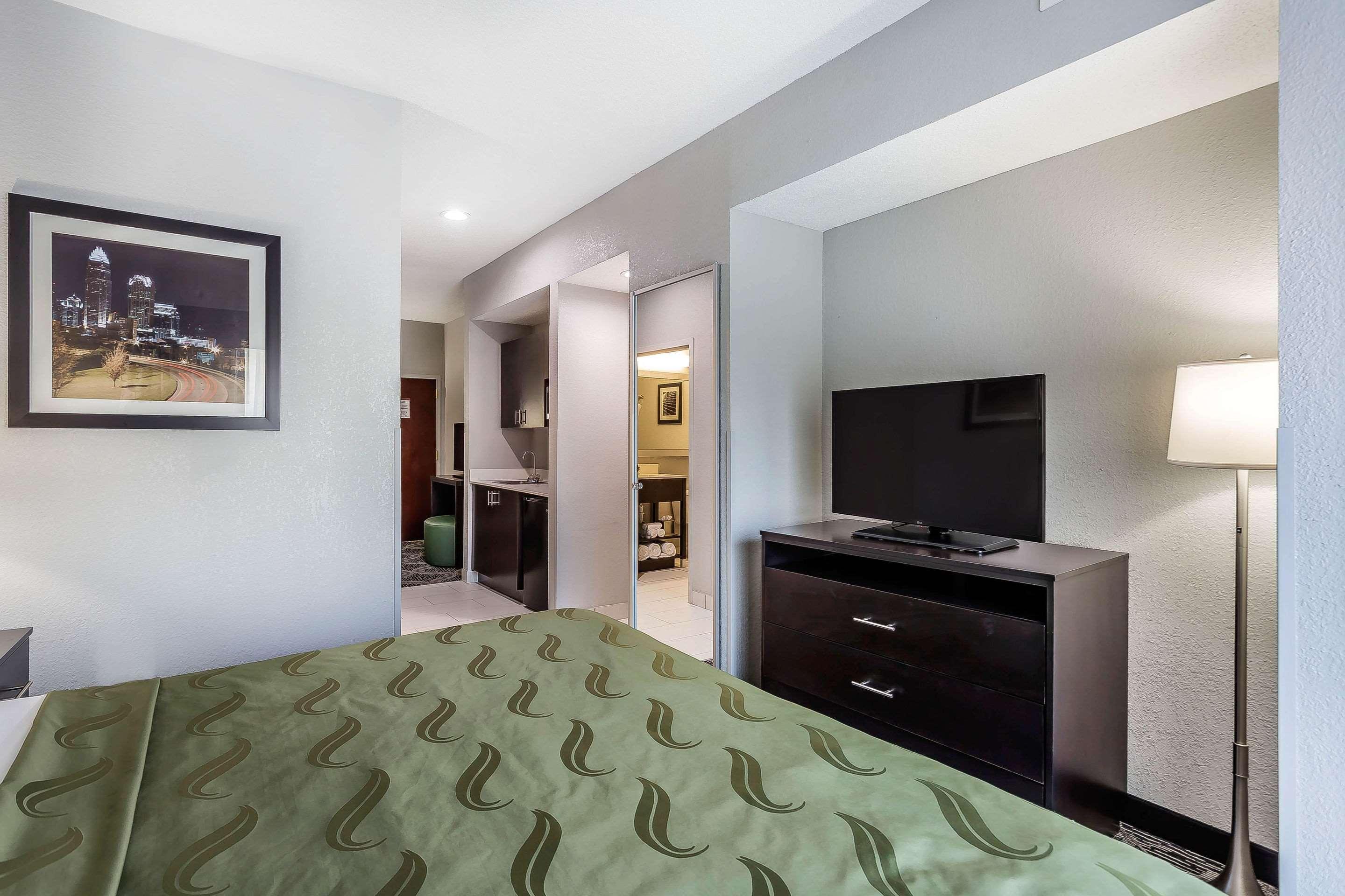 Quality Suites Pineville - Charlotte מראה חיצוני תמונה