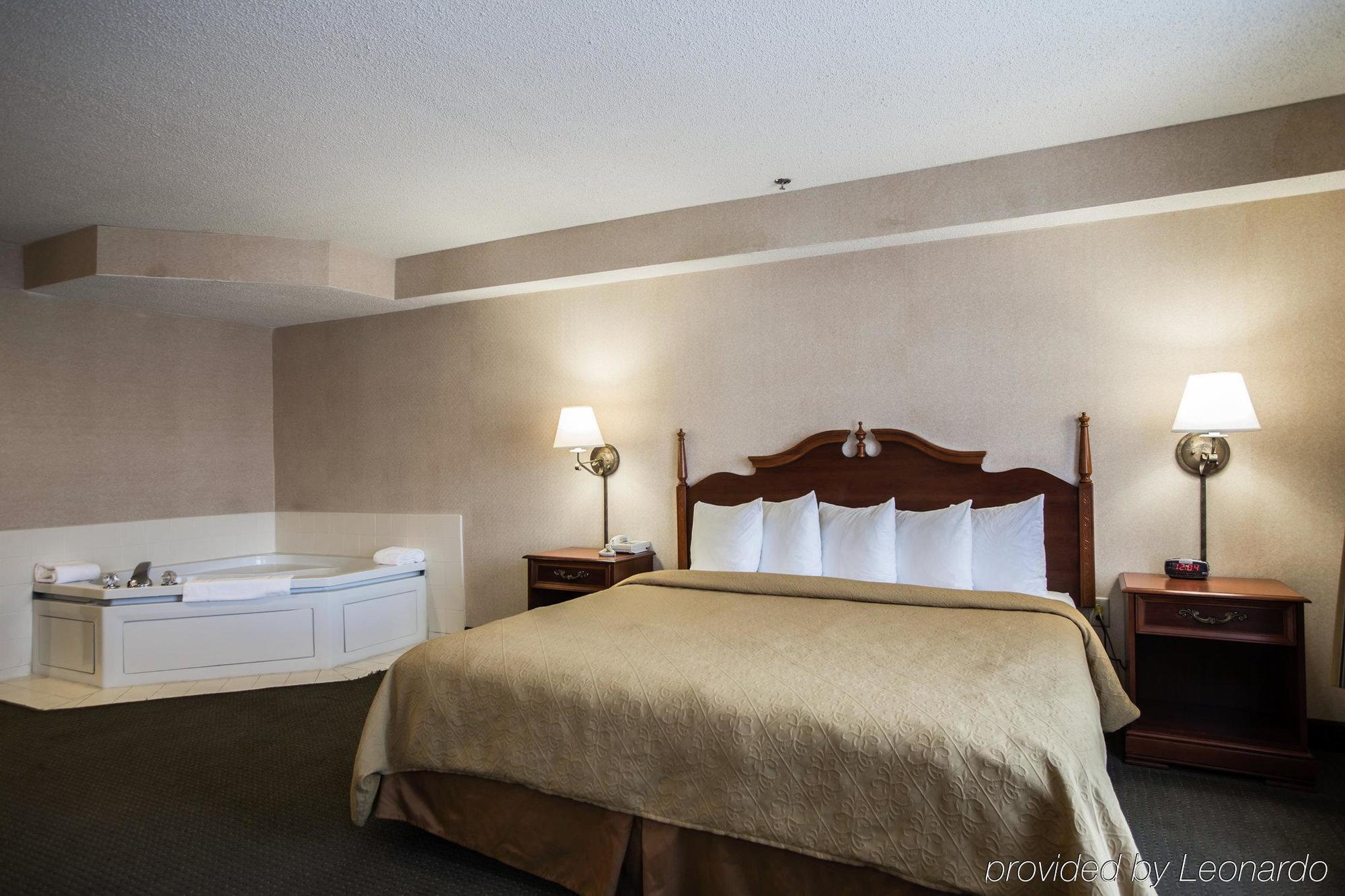 Quality Suites Pineville - Charlotte מראה חיצוני תמונה