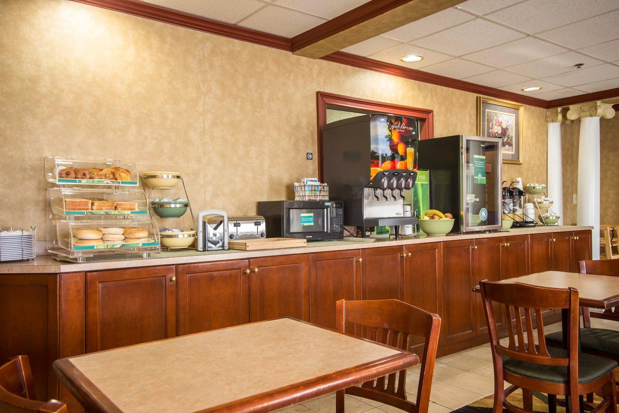 Quality Suites Pineville - Charlotte מראה חיצוני תמונה