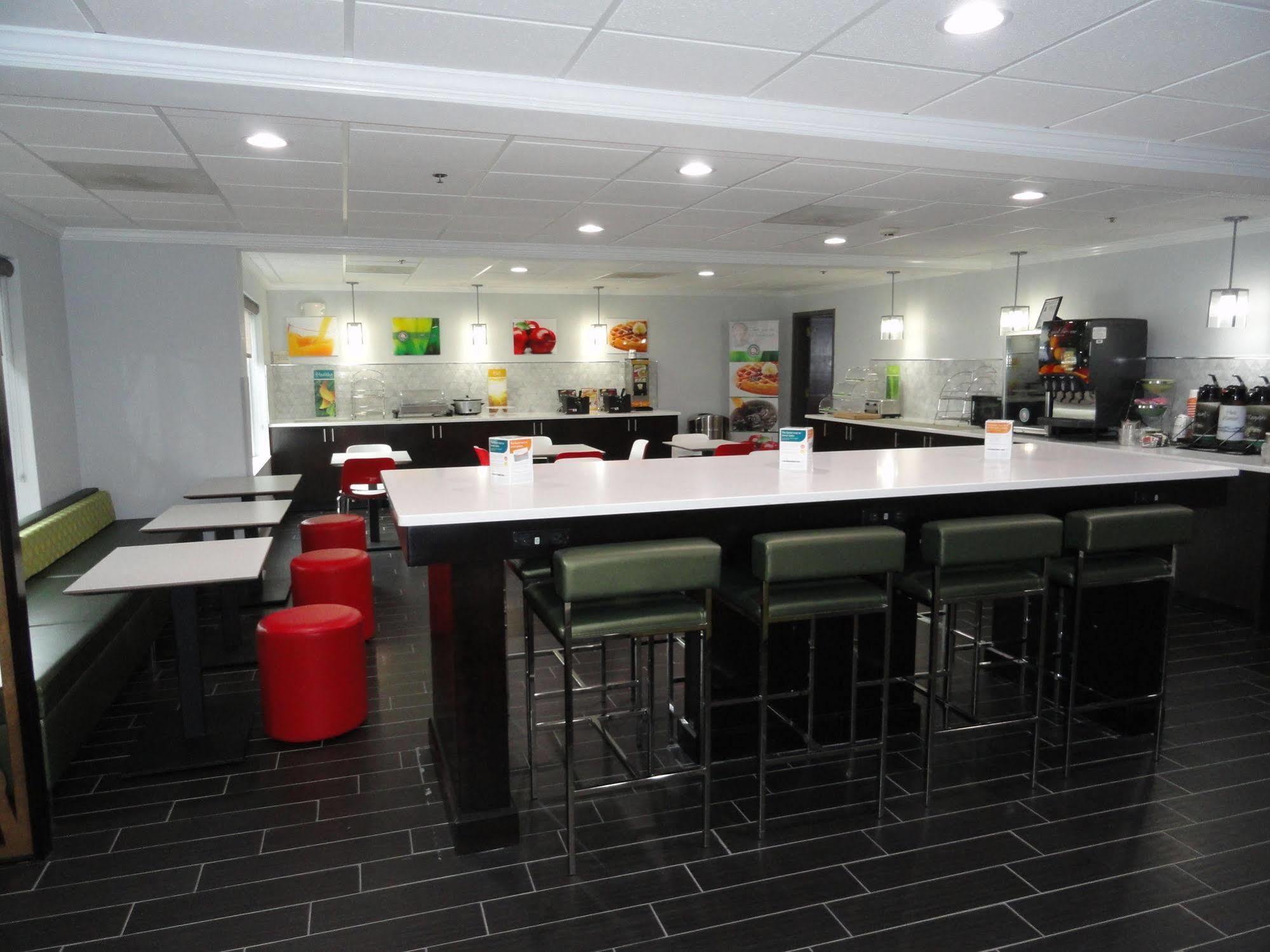 Quality Suites Pineville - Charlotte מראה חיצוני תמונה