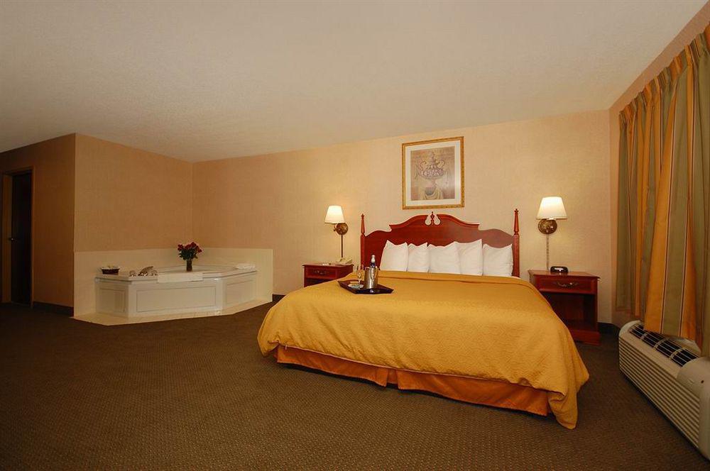 Quality Suites Pineville - Charlotte עסק תמונה