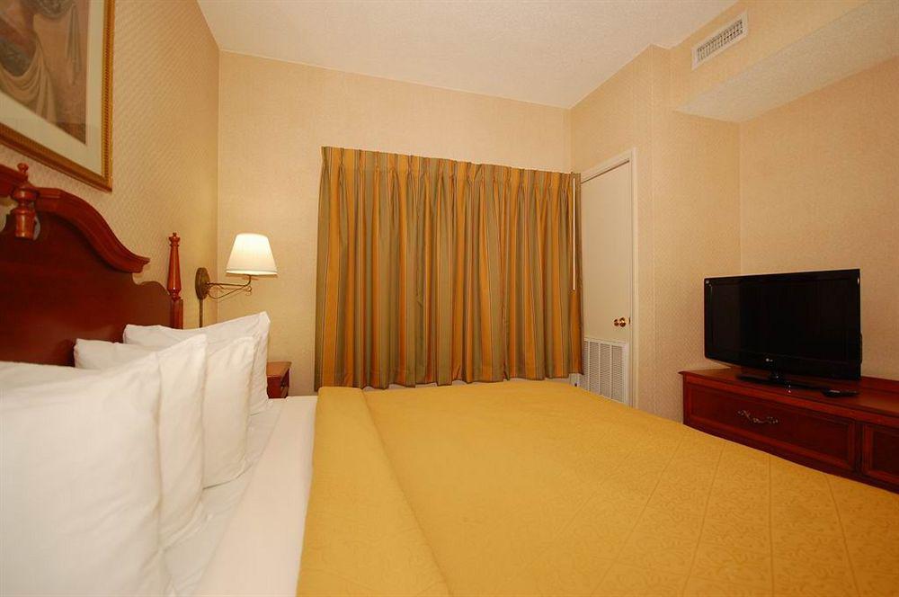 Quality Suites Pineville - Charlotte מראה חיצוני תמונה